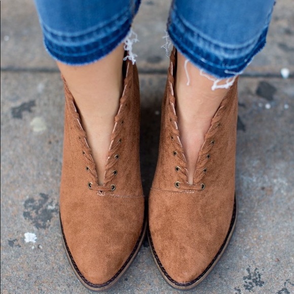 Cognac WhipStitch Distressed Burnished VCut Bootie - Picture 5 of 8